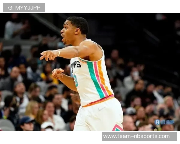 凯尔登出战17分钟高效表现6中4贡献11分5板正负值16助球队胜利