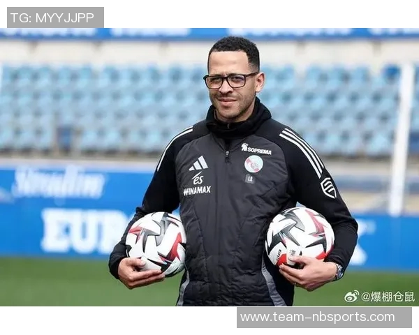 前狼队主帅加里奥尼尔即将执教斯特拉斯堡双方达成原则性一致 前狼队主帅加里奥尼尔即将执教斯特拉斯堡双方达成原则性一致